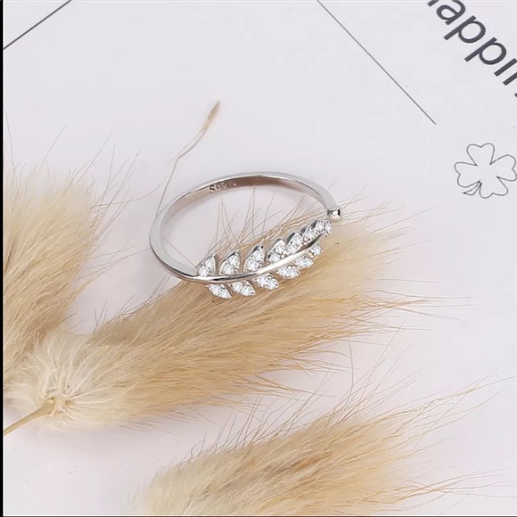 New Women’s 925 Silver Adjustable Olive Diamond Ring - Picture 3 of 6